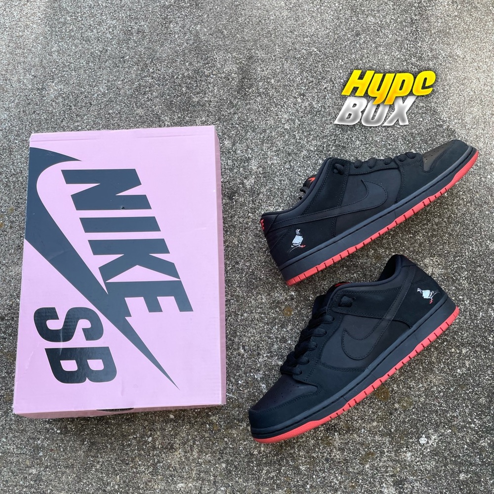 Nike dunk low black pigeon